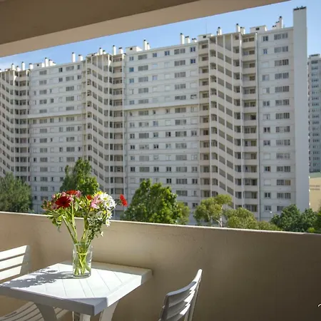 アパート Spacious 2 Bedroom Near City Centre - Dodo Et Tartine ツーロン