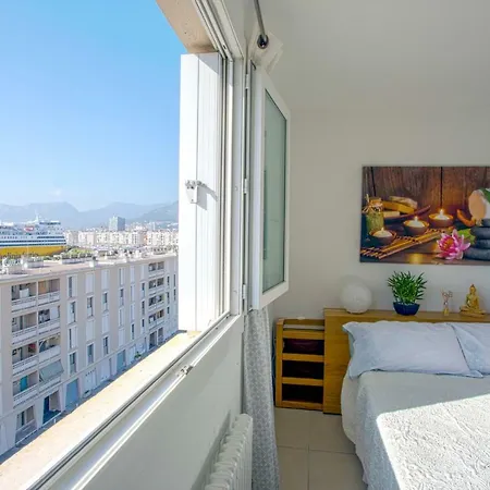 Spacious 2 Bedroom Near City Centre - Dodo Et Tartine Tolón
