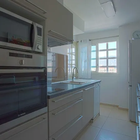 Spacious 2 Bedroom Near City Centre - Dodo Et Tartine *